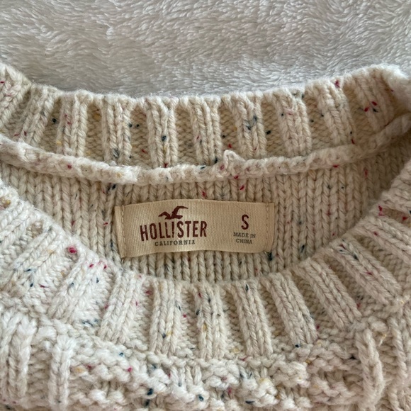 Hollister Sweater - Picture 2 of 5